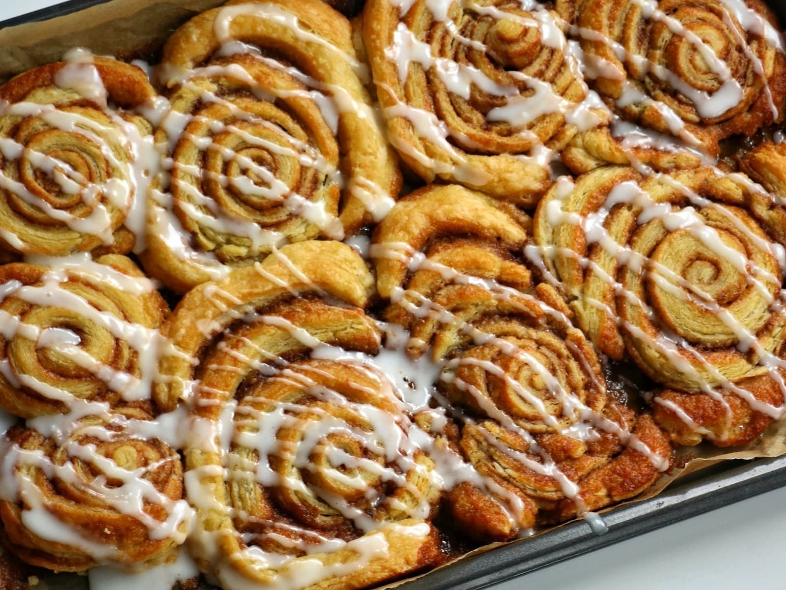 Cinnamon bun tray (8)